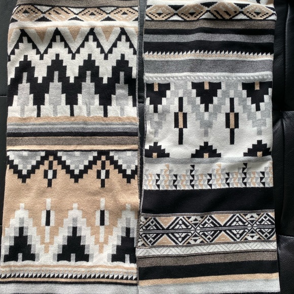 Women Shawl/ blanket scarf - tan, white & black. NWOT. Super soft & warm. - Picture 3 of 5